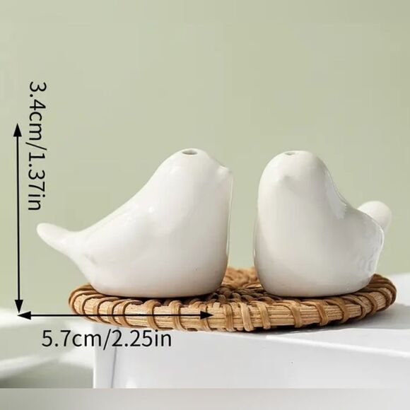 Mini Love Bird Salt and Pepper Shakers - Picture 1 of 6